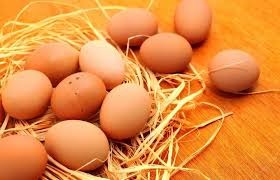 بيض الدجاج عاري الرقبة